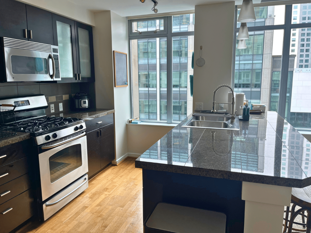 thepurplemaids-hero-kitchen-cleaning-richmond-beach-shoreline-wa