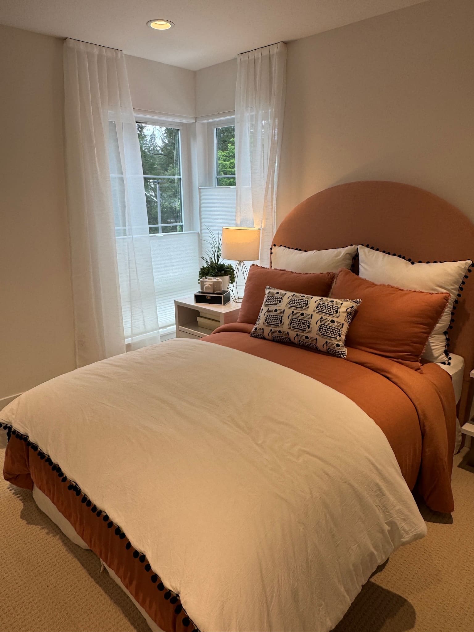 thepurplemaids-seasonal-deep-cleaning-bedroom-surrey-downs-bellevue-wa